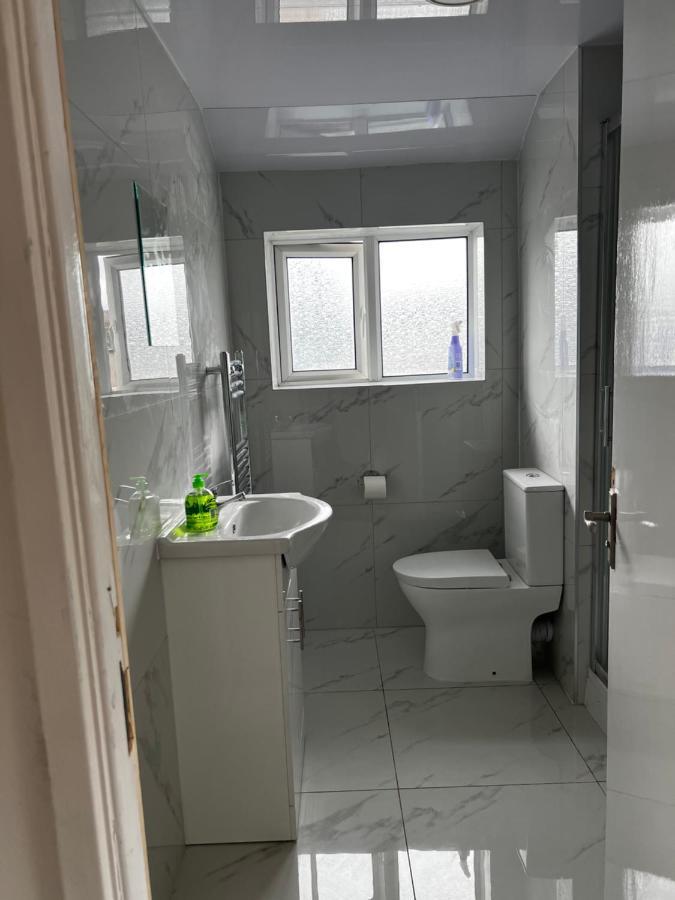 Good Priced Double Bed In Hayes Northolt (Greater London)