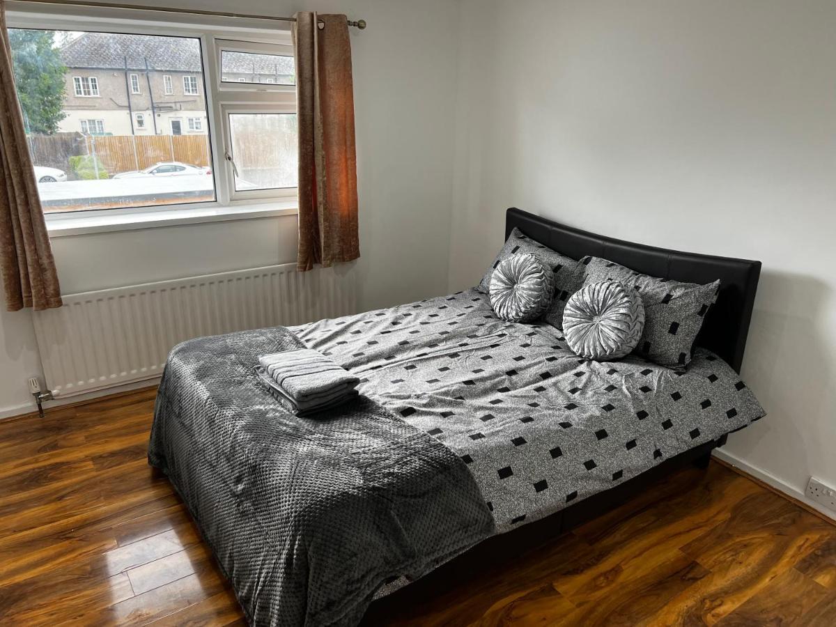 Good Priced Double Bed In Hayes Guest house Northolt (Greater London)