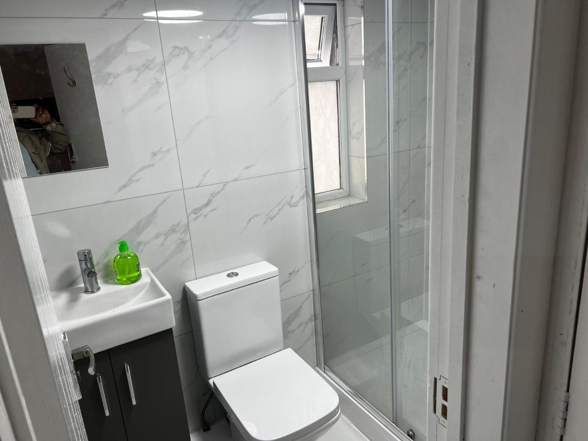 Guest house Good Priced Double Bed In Hayes *